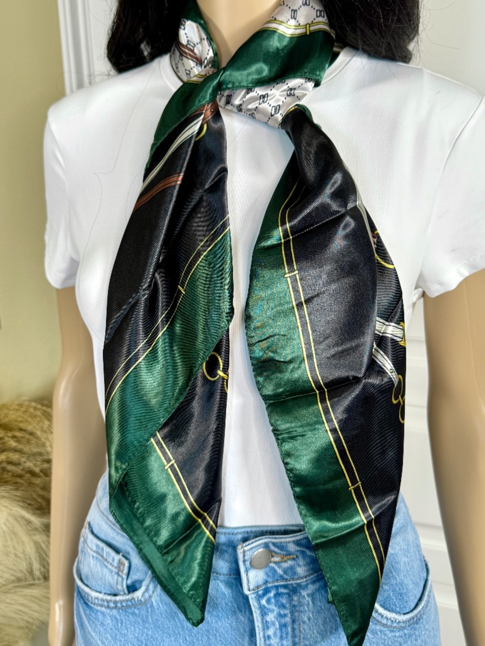 WOMEN'S GREEN SILKY FEEL ABSTRACT PRINTED SQUARE SCARF - NEW IN PACKAGE - Picture 9 of 11